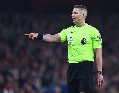 OFFICIALS: Referee Watch versus Manchester United